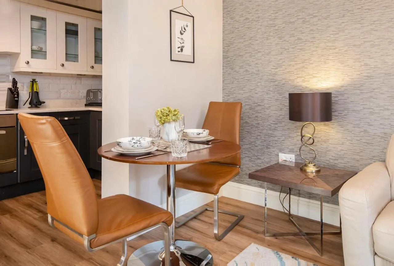 8 Blue Bridge- Elegant And Luxurious 1 Bedroom Apt- Free Parking York Apartamento